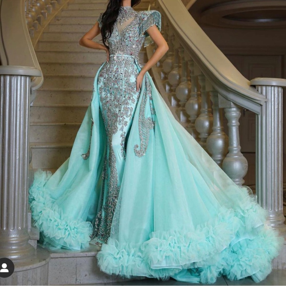 Beautiful show stopper dress